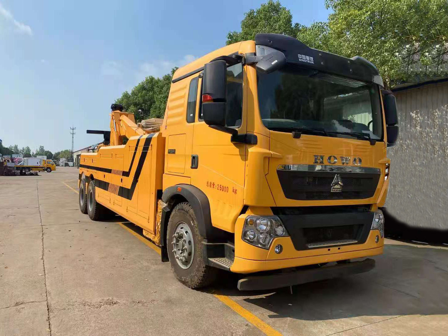 重汽豪沃后雙橋拖吊連體清障車(chē)