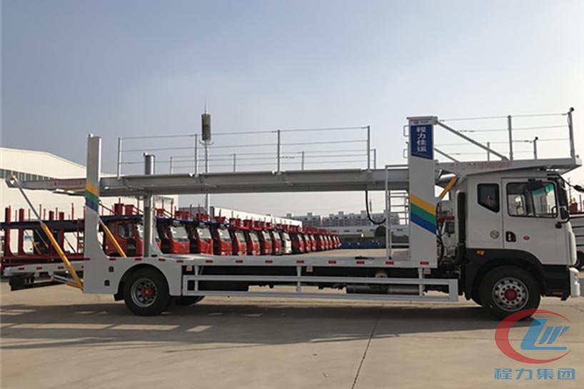 程力東風(fēng)多利卡D12轎運(yùn)車(chē)側(cè)面圖