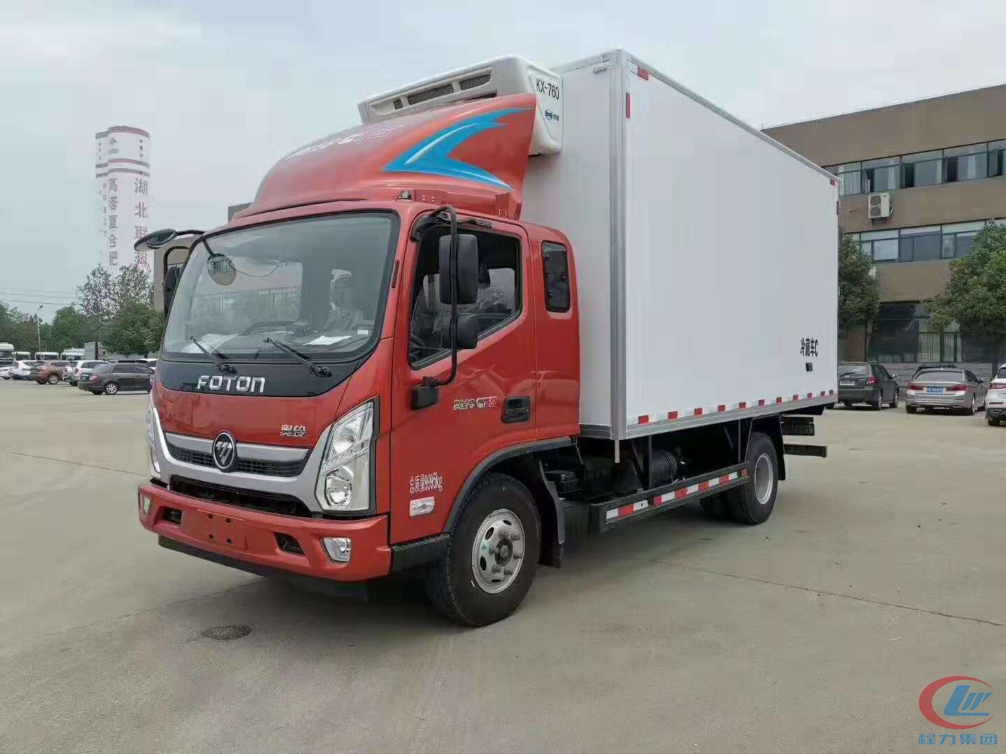 程力福田奧鈴冷藏車（廂長(zhǎng)6米）側(cè)面圖